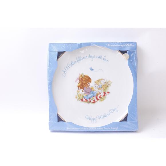 1970s Little Girl Happy Mother's Day, Decorative Plate, Genuine Porcelain - Picture 1 of 3